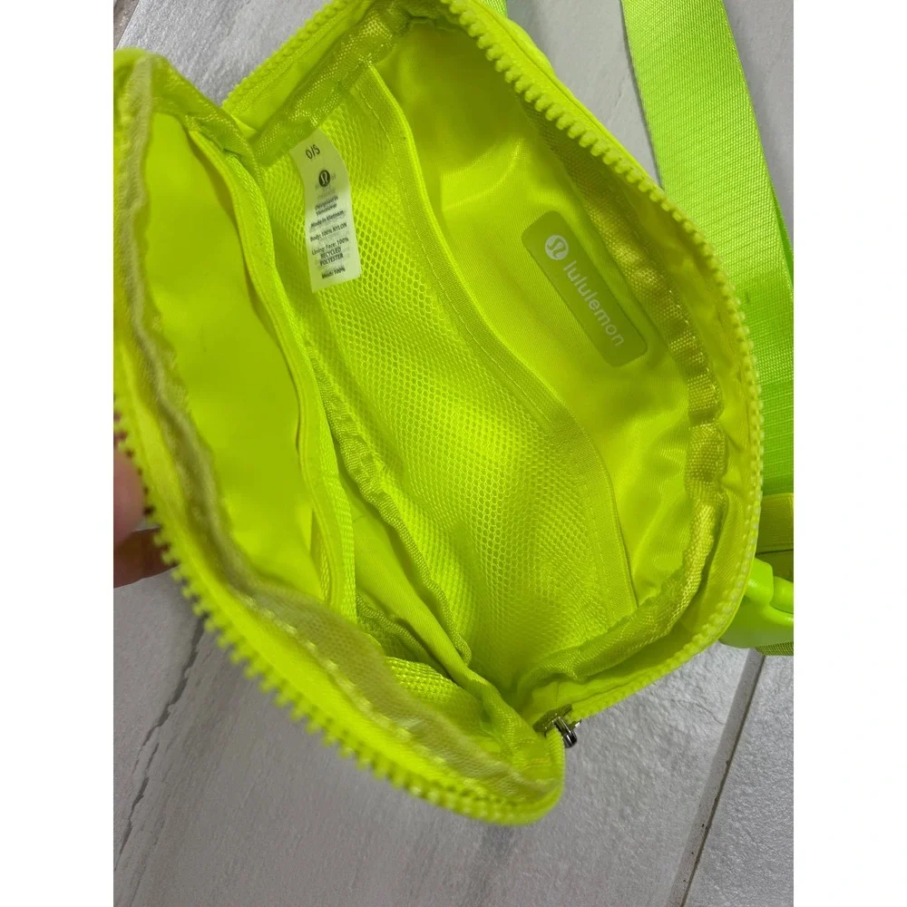Lululemon Everywhere Belt Bag 1L Electric Lemon Neon Yellow LU9AX2S